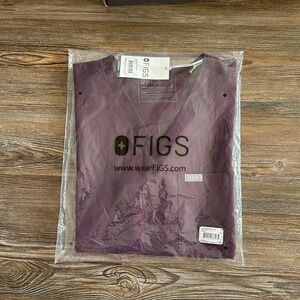 NWT figs deep purple Catarina scrub top small